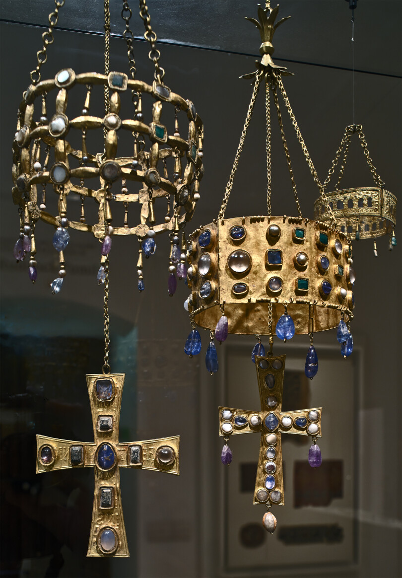 Les couronnes du trésor de Guarrazar, VIIe siècle.